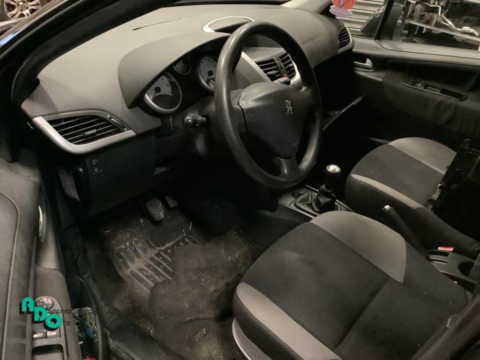 Peugeot 207/207+ 1.4 16V Sloopvoertuig (2007, Zwart)