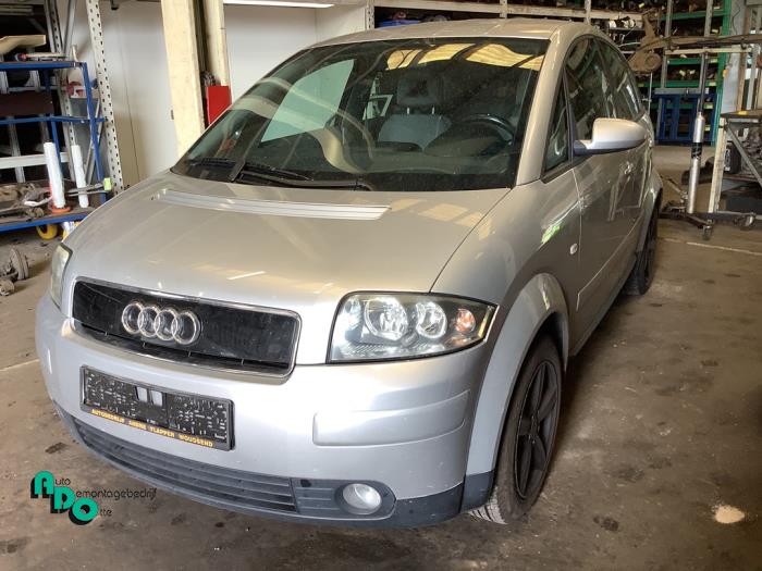 Audi A2 1.4 16V Skrotfordon (2001, GRIJS)