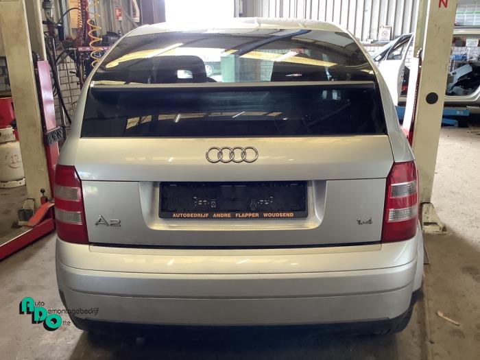 Audi A2 1.4 16V Skrotfordon (2001, GRIJS)