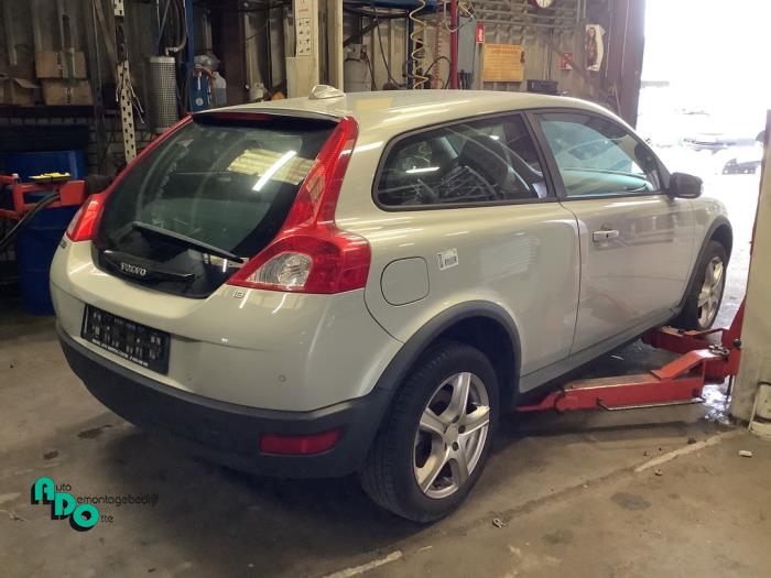 Volvo C30 1.8 16V Skrotfordon (2009, WIT COSMIC WHITE METALLIC)