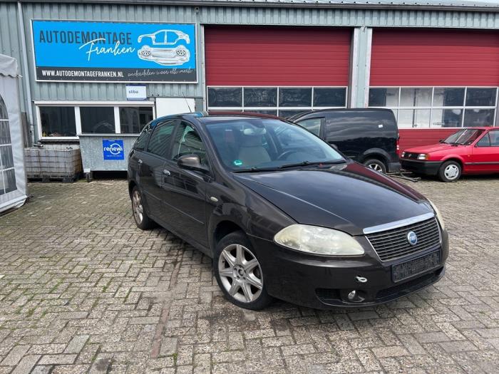Fiat Croma 2.2 MPI 16V Sloopvoertuig (2005, Bruin)