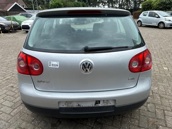Volkswagen Golf V 1.4 FSI 16V Skrotfordon (2004, ZILVERGRIJS)