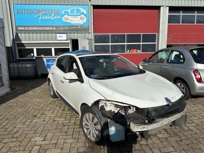 Renault Megane III Berline 1.6 16V Sloopvoertuig (2009, Wit)