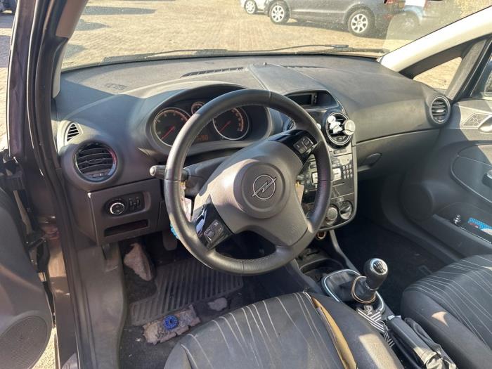 Opel Corsa D 1.3 CDTi 16V ecoFLEX Skrotfordon (2011, GRIJS)