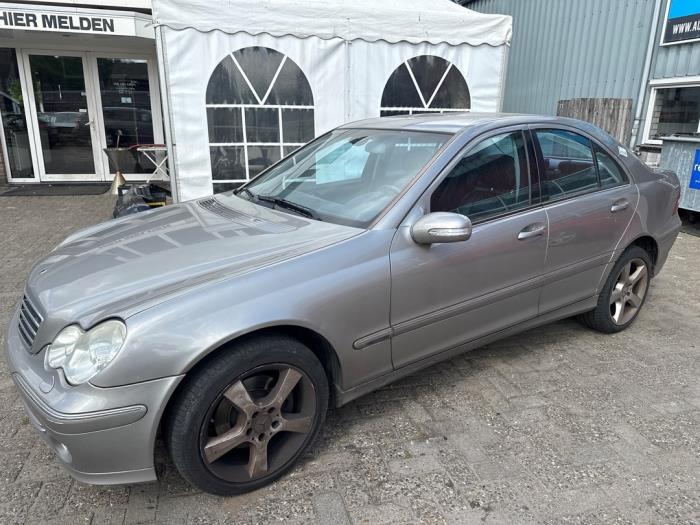 Mercedes C 3.0 C-280 V6 24V Skrotfordon (2006, GRIJS)