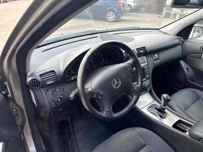 Mercedes C 3.0 C-280 V6 24V Skrotfordon (2006, GRIJS)