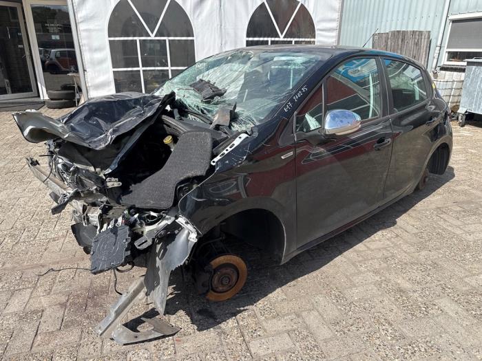 Peugeot 208 I 1.2 Vti 12V PureTech 82 Skrotfordon (2013, ZWART)