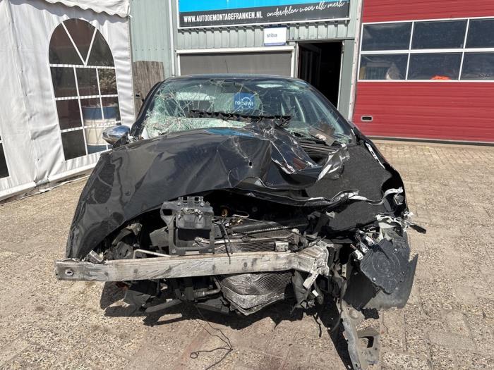 Peugeot 208 I 1.2 Vti 12V PureTech 82 Skrotfordon (2013, ZWART)