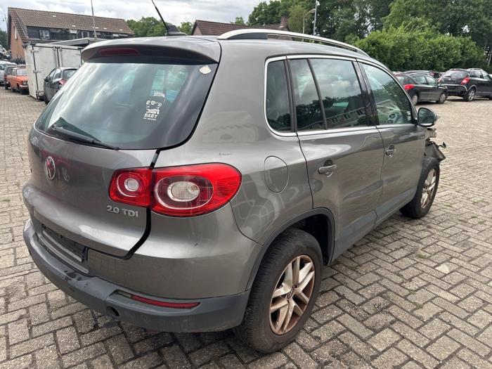 Volkswagen Tiguan 2.0 TDI 16V 4Motion Skrotfordon (2009, GRIJS)
