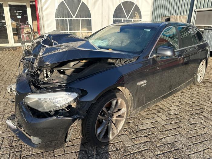 BMW 5 serie Touring 525d xDrive 16V Sloopvoertuig (2012, Zwart)