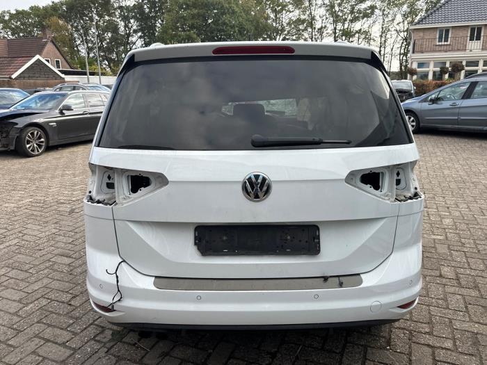 Volkswagen Touran 2.0 TDI 150 Samochód złomowany (2017, Bialy)