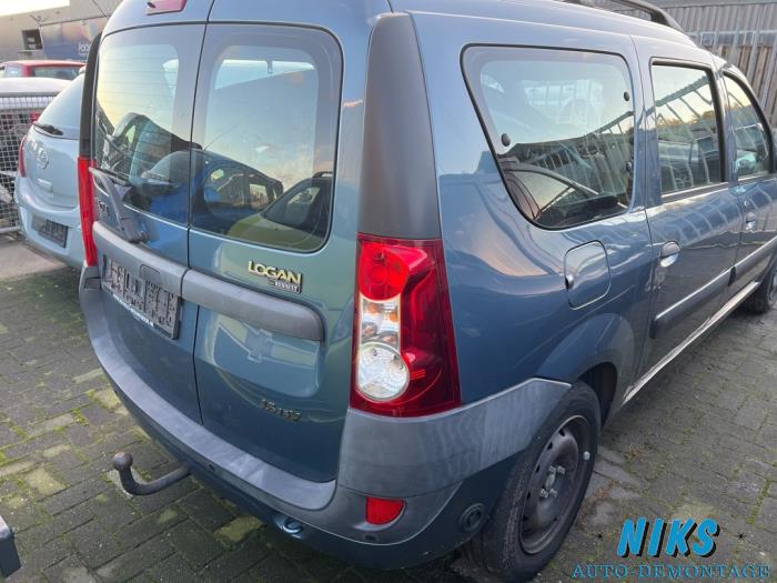 Dacia Logan MCV 1.6 16V Skrotfordon (2008, BLAUW)