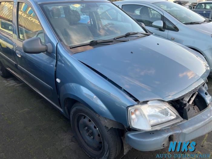 Dacia Logan MCV 1.6 16V Skrotfordon (2008, BLAUW)