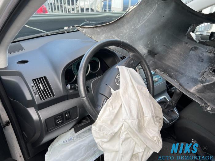 Toyota Corolla Verso 1.8 16V VVT-i Skrotfordon (2006, GRIJS)