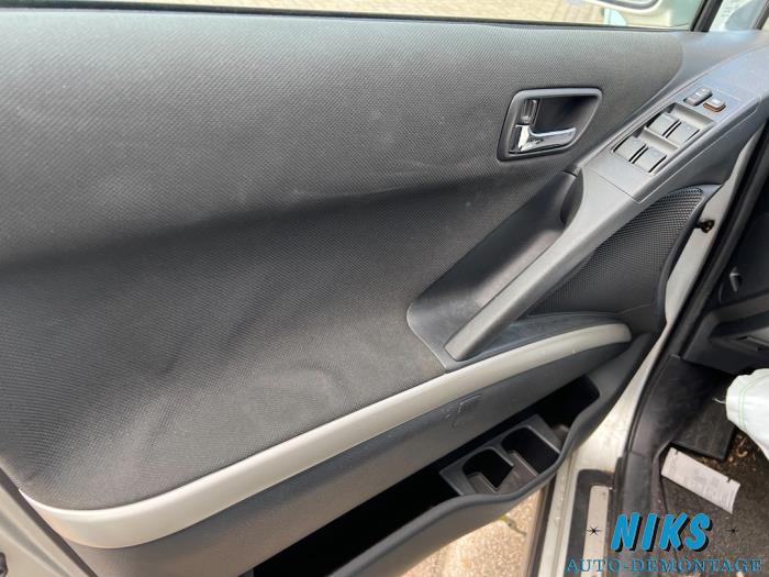 Toyota Corolla Verso 1.8 16V VVT-i Skrotfordon (2006, GRIJS)