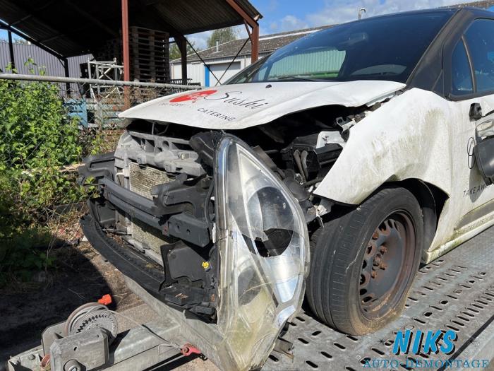 Citroen DS3 1.6 e-HDi Skrotfordon (2011, WIT)