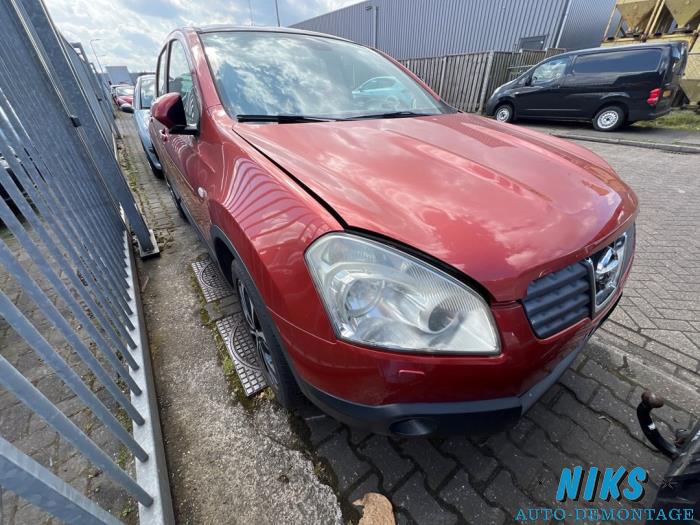 Nissan Qashqai 2.0 16V Samochód złomowany (2007, Czerwony, Pomaranczowy)