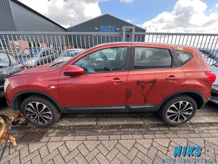 Nissan Qashqai 2.0 16V Samochód złomowany (2007, Czerwony, Pomaranczowy)
