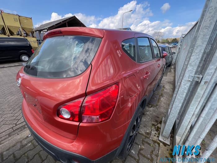 Nissan Qashqai 2.0 16V Samochód złomowany (2007, Czerwony, Pomaranczowy)