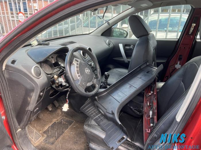 Nissan Qashqai 2.0 16V Samochód złomowany (2007, Czerwony, Pomaranczowy)