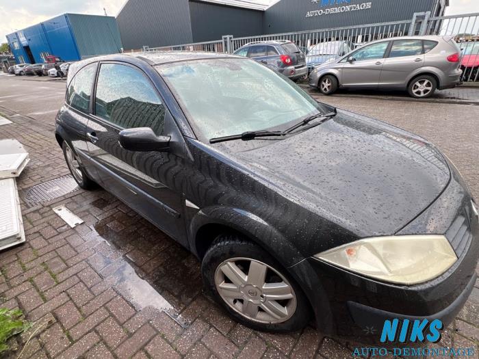 Renault Megane II 1.6 16V Skrotfordon (2006, ZWART)