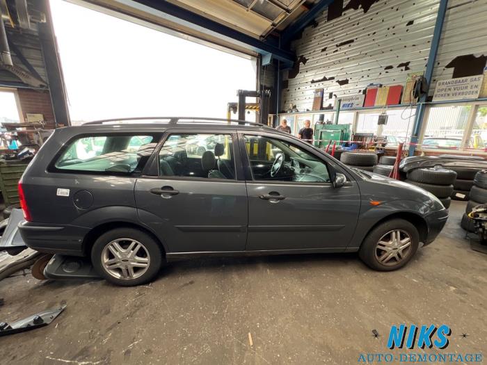 Ford Focus 1 Wagon 1.4 16V Sloopvoertuig (2002, Grijs)