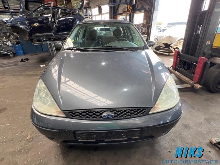 Ford Focus 1 Wagon 1.4 16V Sloopvoertuig (2002, Grijs)