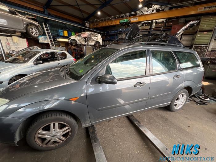 Ford Focus 1 Wagon 1.4 16V Sloopvoertuig (2002, Grijs)