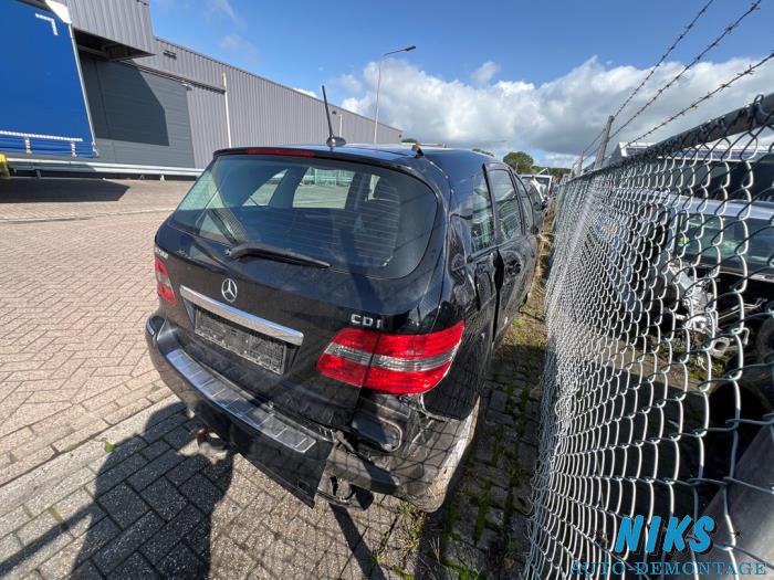 Mercedes B 2.0 B-200 CDI 16V Samochód złomowany (2009, Czarny)