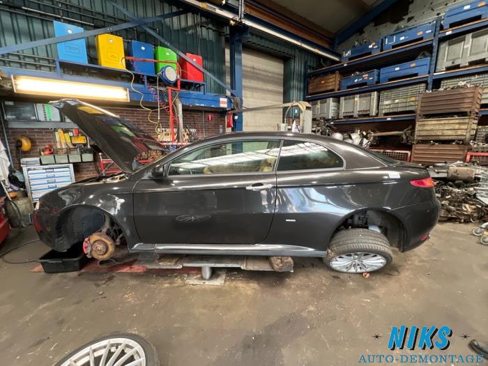 Alfa Romeo GT 1.8 Twin Spark 16V Skrotfordon (2006, ZWART)