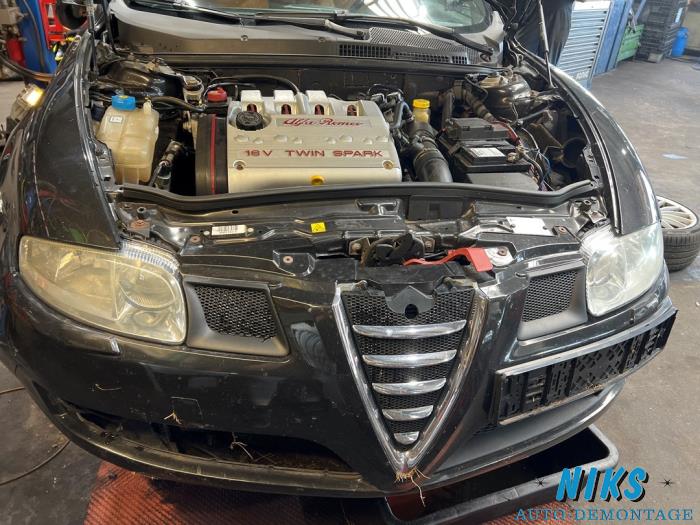 Alfa Romeo GT 1.8 Twin Spark 16V Skrotfordon (2006, ZWART)