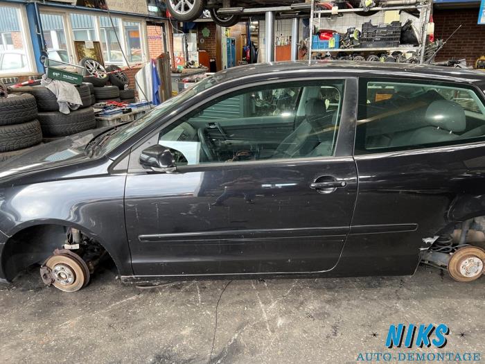 Volkswagen Polo IV 1.4 16V Skrotfordon (2006, ZWART)