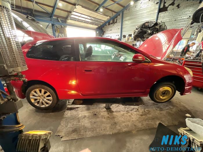 Honda Civic 1.4 16V Sloopvoertuig (2005, Rood)