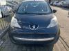 Peugeot 107 1.0 12V Skrotfordon (2009, ZWART)
