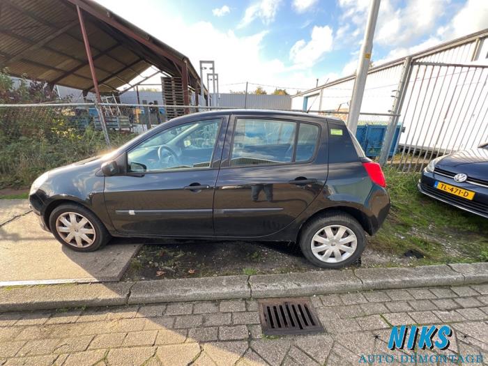 Renault Clio III 1.2 16V 75 Sloopvoertuig (2008, Zwart)