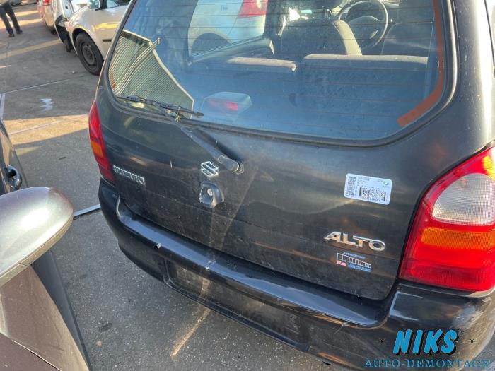 Suzuki Alto 1.1 16V Skrotfordon (2003, ZWART)