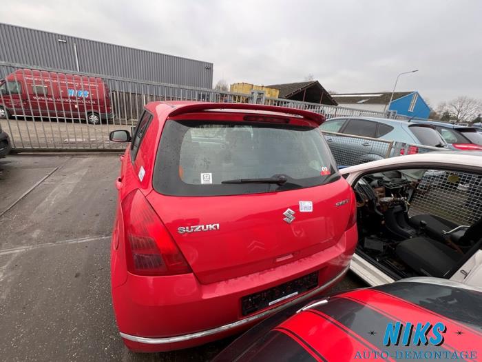 Suzuki Swift 1.3 VVT 16V Sloopvoertuig (2005, Rood)