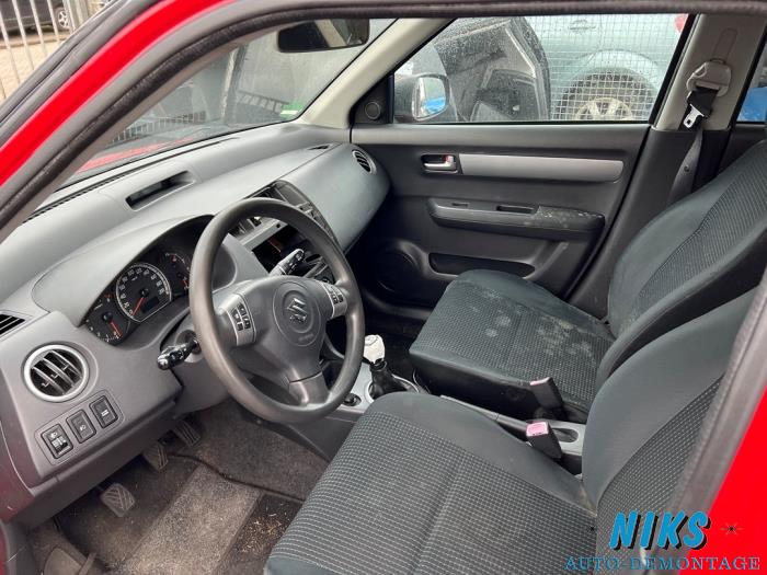 Suzuki Swift 1.3 VVT 16V Sloopvoertuig (2005, Rood)