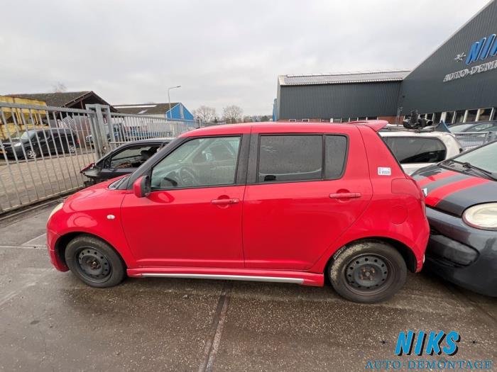 Suzuki Swift 1.3 VVT 16V Sloopvoertuig (2005, Rood)