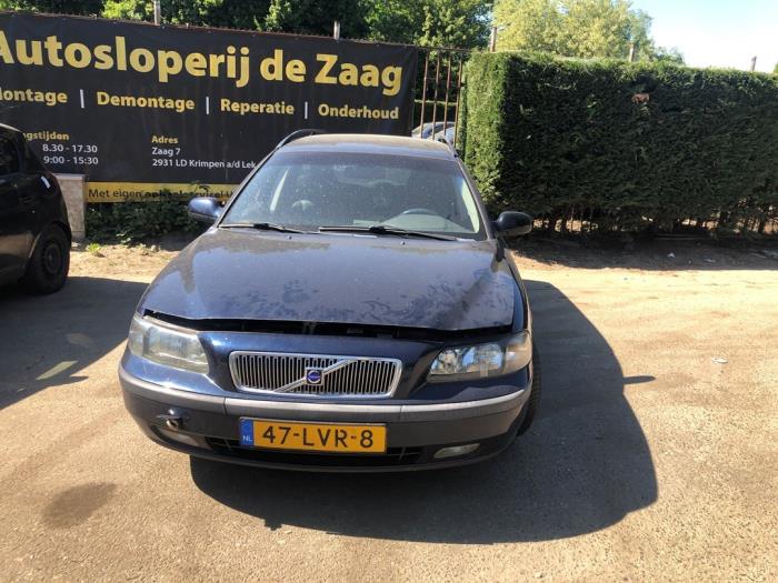 Volvo V70 2.4 20V 140 Skrotfordon (2001, BLAUW)