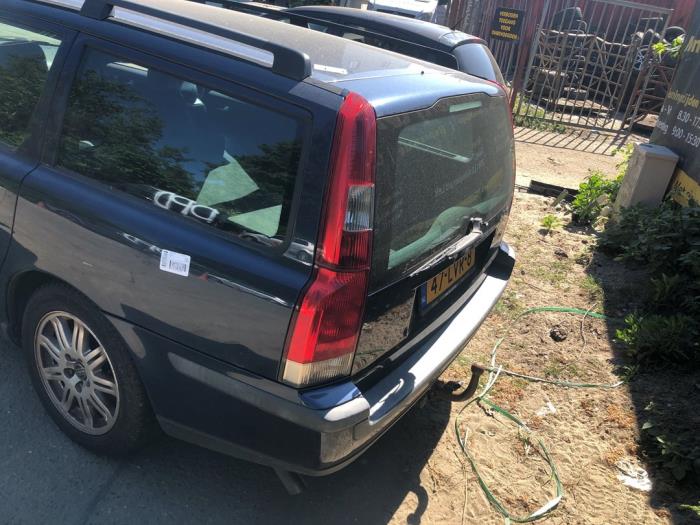 Volvo V70 2.4 20V 140 Skrotfordon (2001, BLAUW)