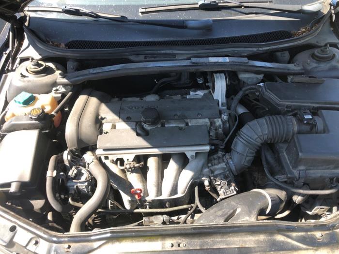 Volvo V70 2.4 20V 140 Skrotfordon (2001, BLAUW)