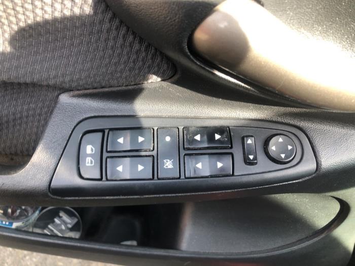 Fiat Stilo 1.2 16V 3-Drs. Sloopvoertuig (2003, Rood)