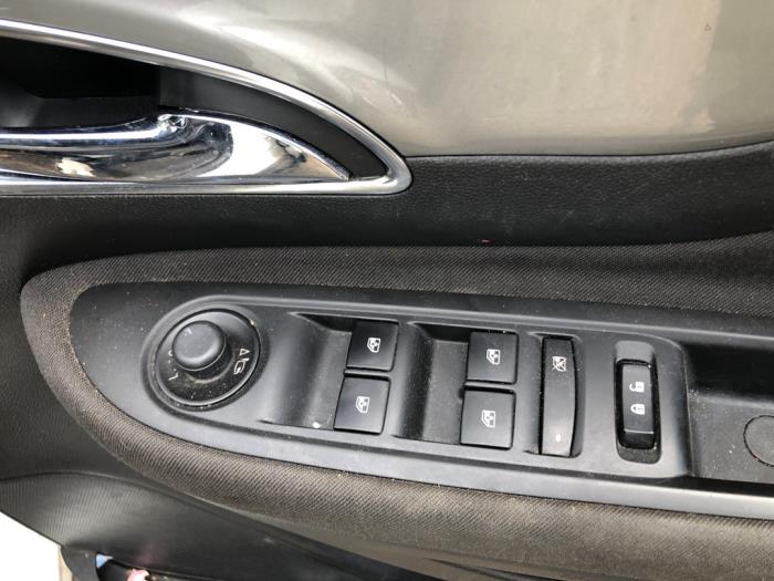 Opel Mokka/Mokka X 1.6 CDTI 16V 4x2 Sloopvoertuig (2016, Licht, Wit)