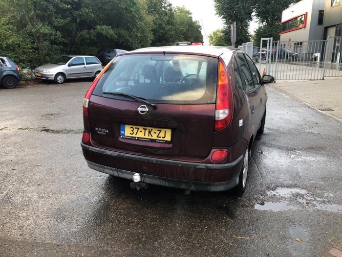 Nissan Almera Tino 1.8 16V Sloopvoertuig (2006, Rood)
