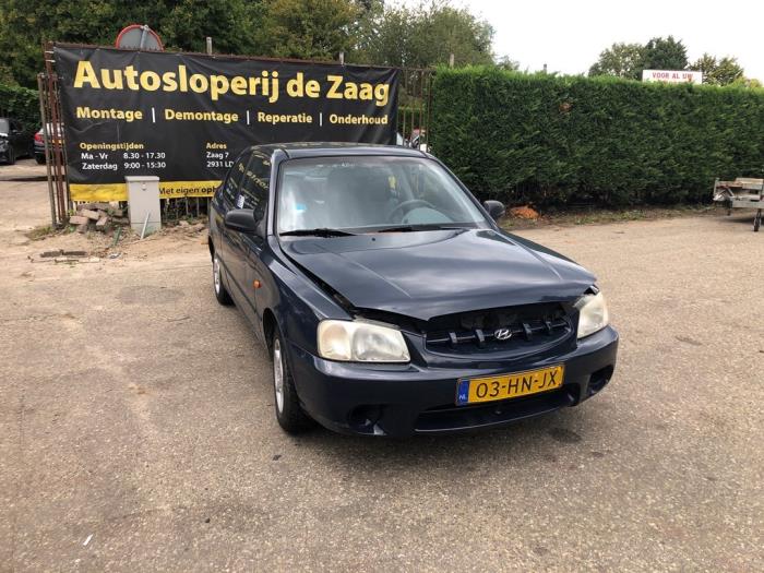 Hyundai Accent 1.5i 12V Sloopvoertuig (2001, Blauw)