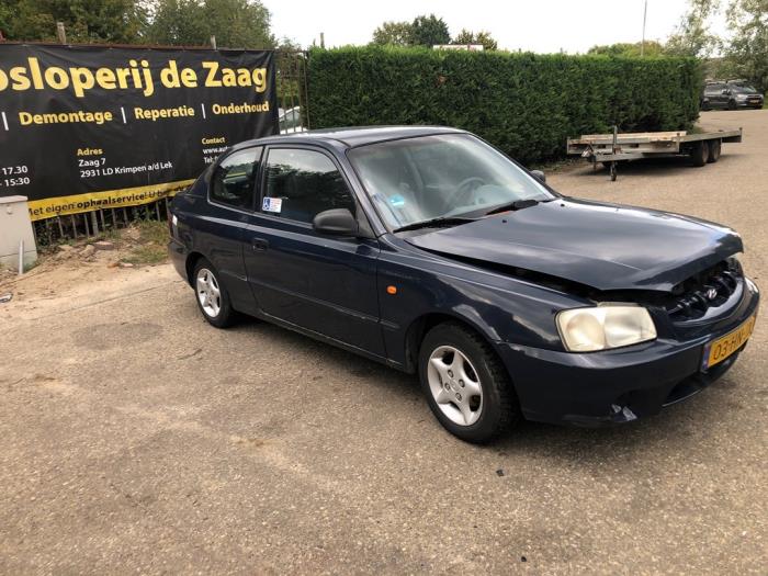 Hyundai Accent 1.5i 12V Sloopvoertuig (2001, Blauw)