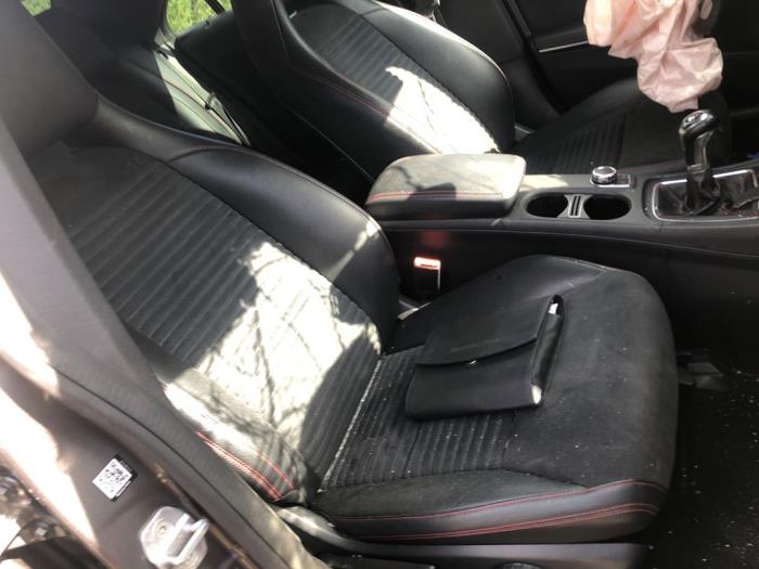 Mercedes CLA 1.6 CLA-200 16V Sloopvoertuig (2013, Grijs)