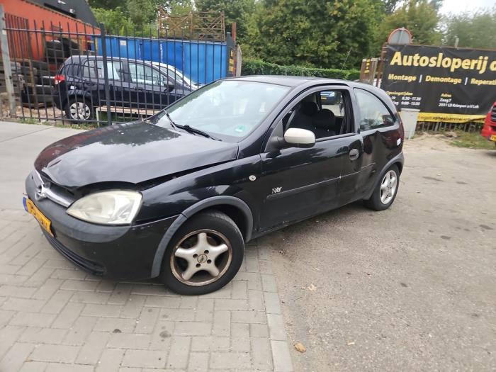Opel Corsa C 1.2 16V Skrotfordon (2003, ZWART)