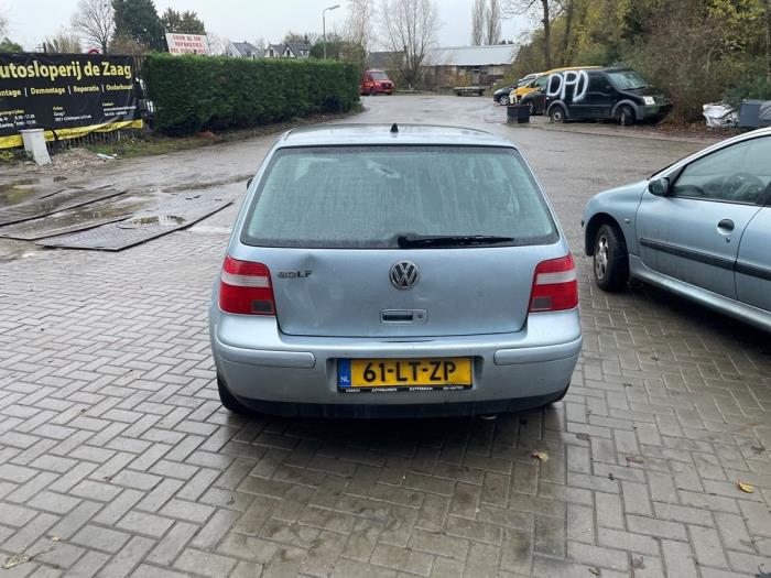 Volkswagen Golf IV 1.6 16V Samochód złomowany (2003, Niebieski)